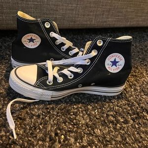 High top converse women’s size 6
